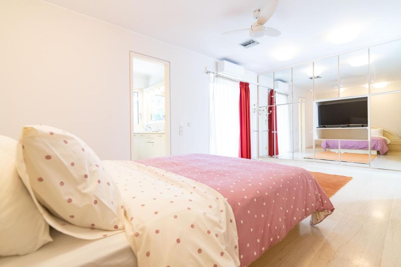 Sunlight House - Palatial Fully Equipped Apartment Near The Sea เอเธนส์ ภายนอก รูปภาพ