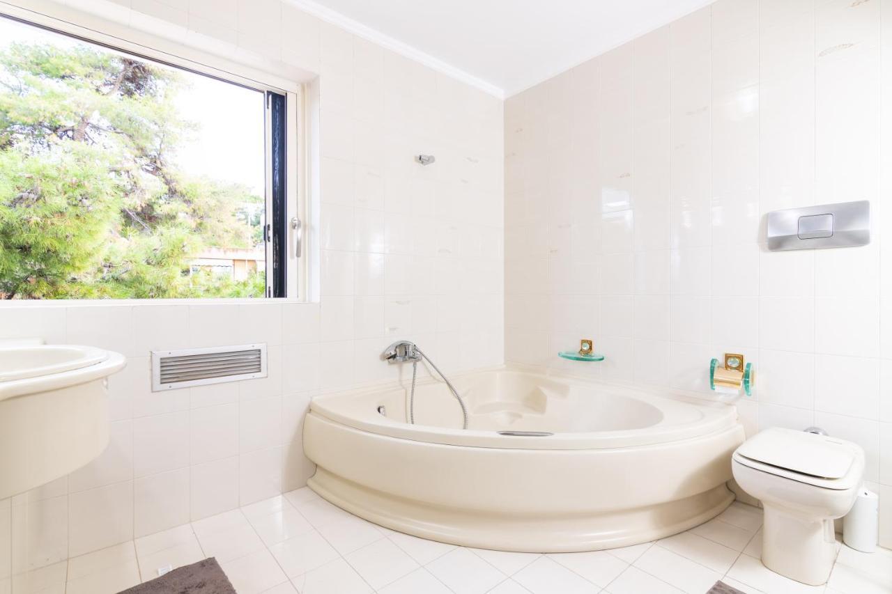 Sunlight House - Palatial Fully Equipped Apartment Near The Sea เอเธนส์ ภายนอก รูปภาพ