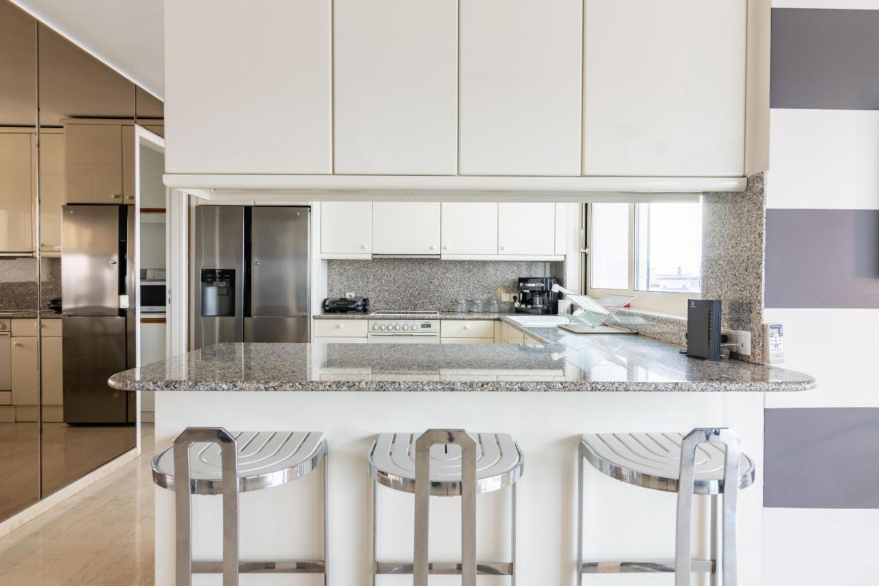 Sunlight House - Palatial Fully Equipped Apartment Near The Sea เอเธนส์ ภายนอก รูปภาพ